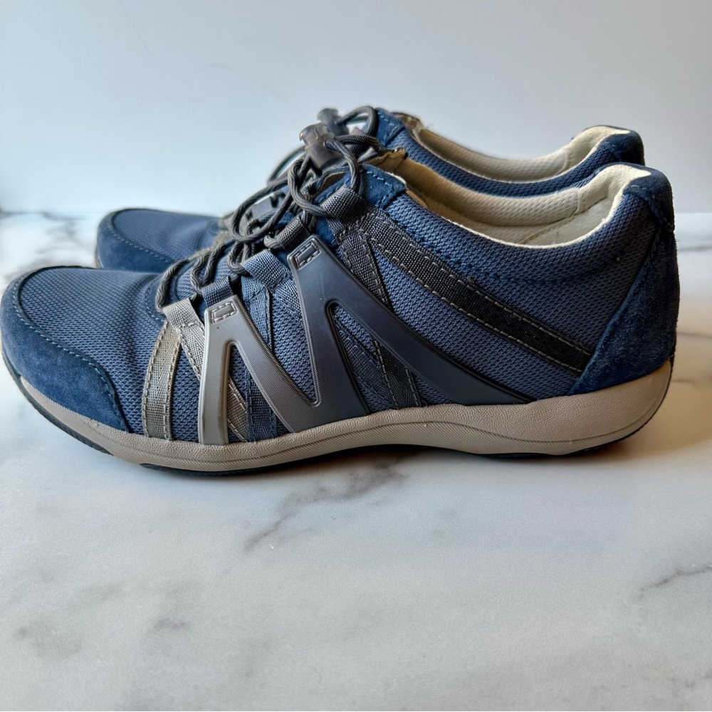 Dansko Women’s Henriette Comfort Sneaker – Navy Suede